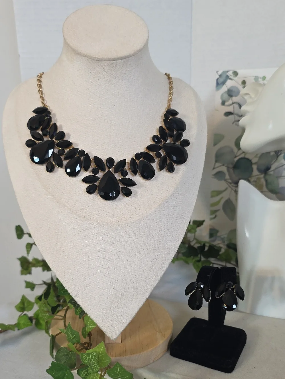 Black Glass Rhinestone Statement Necklace & Matching Earrings Set Gold Tone